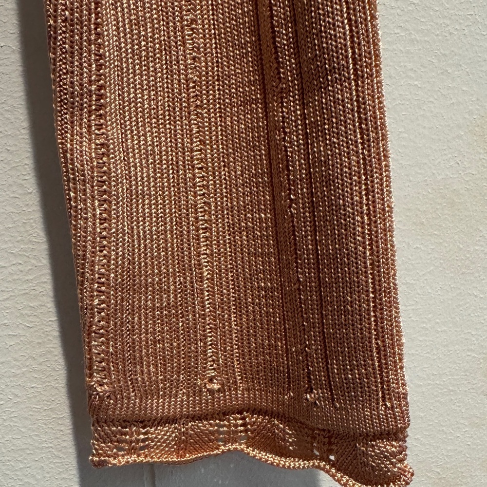 Shop Alexis - Picture 5 of 6
